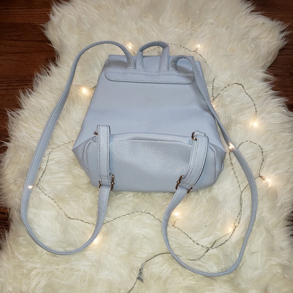 Backpack - Picture 2 of 8